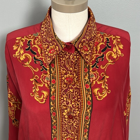 Vintage red silk elastic band waist collared button down gold print shirt sz M - Picture 4 of 17